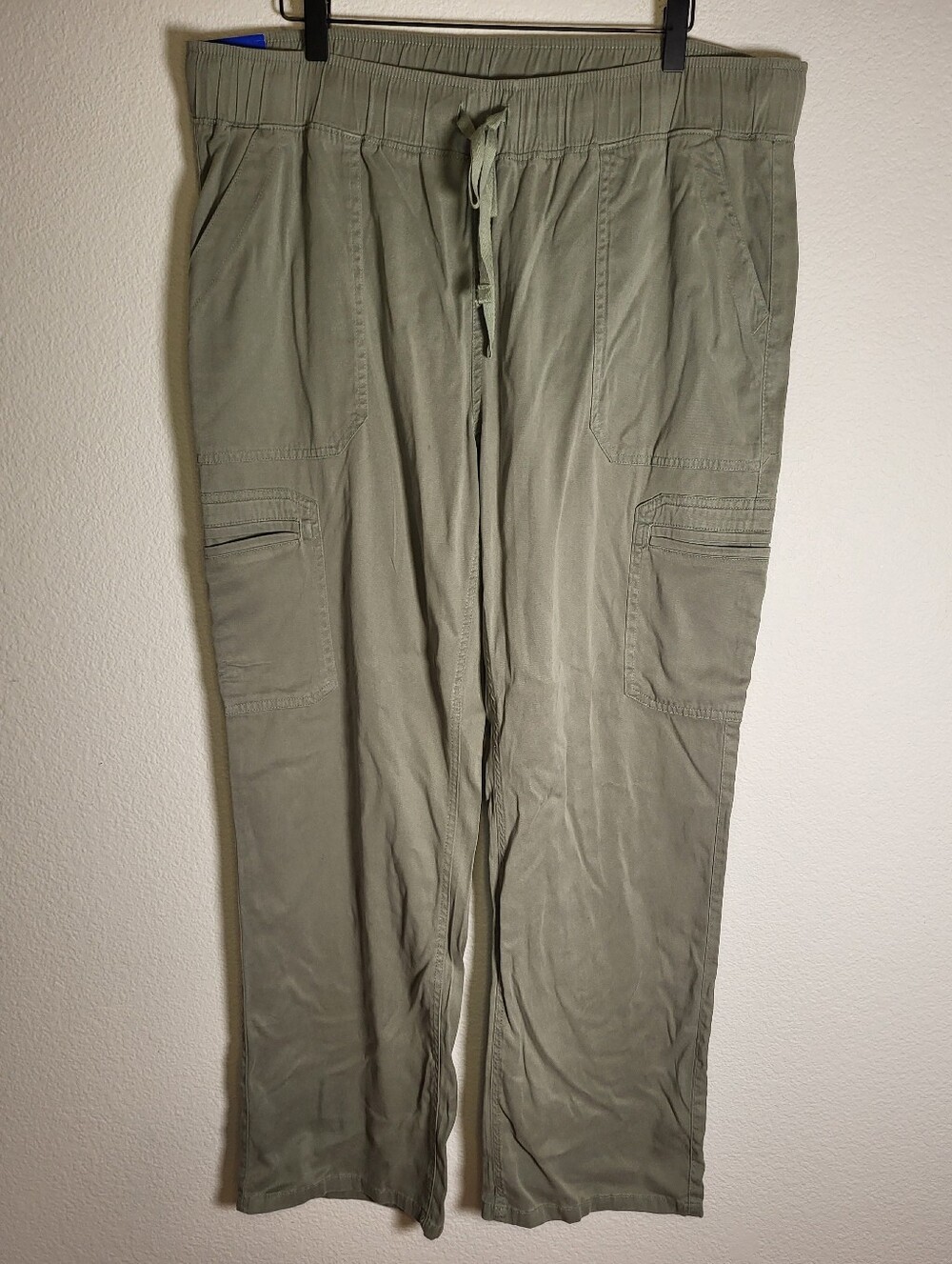NWT Buffalo David Bitton Tencel Pull-on Cargo Pants size Large in Sage Smoke